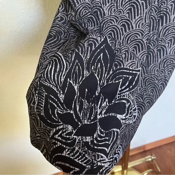 TITLE NINE ~ Black and Grey Bodacious Swirl Print Floral Tankini Top - Picture 6 of 10